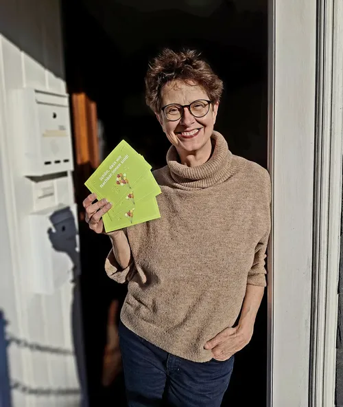 Eva Richter von EngagierteStadt Rösrath ruft zum Tag der Nachbarn auf.